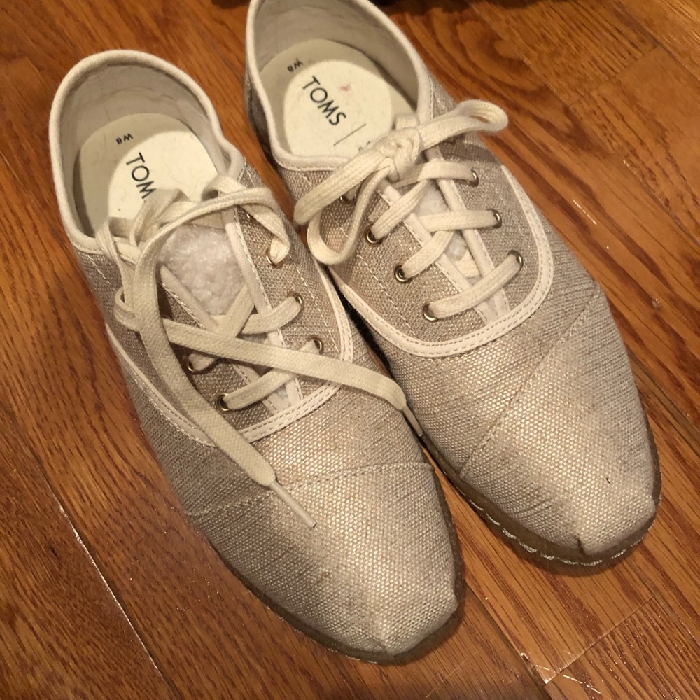 Toms